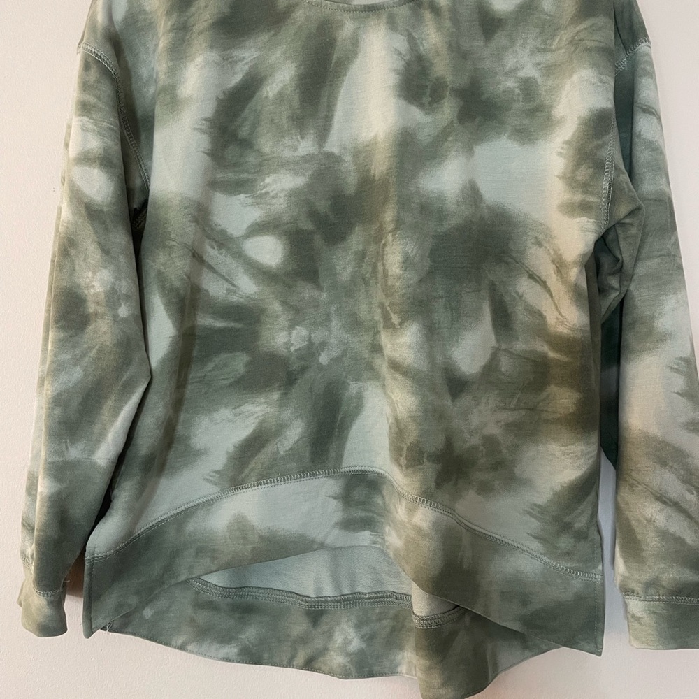 Runway women’s large long sleeve
